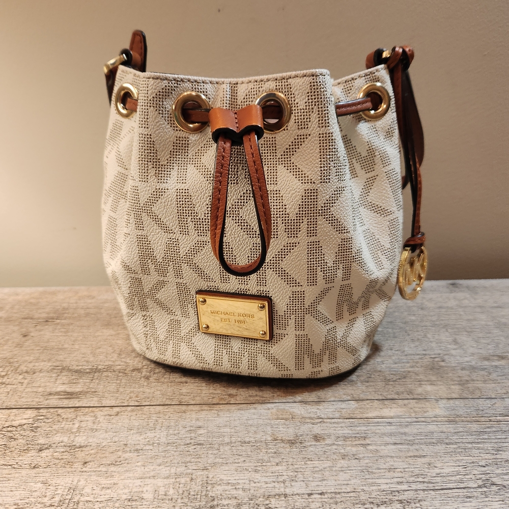 Michael Kors Cream and Tan Shoulder Bag